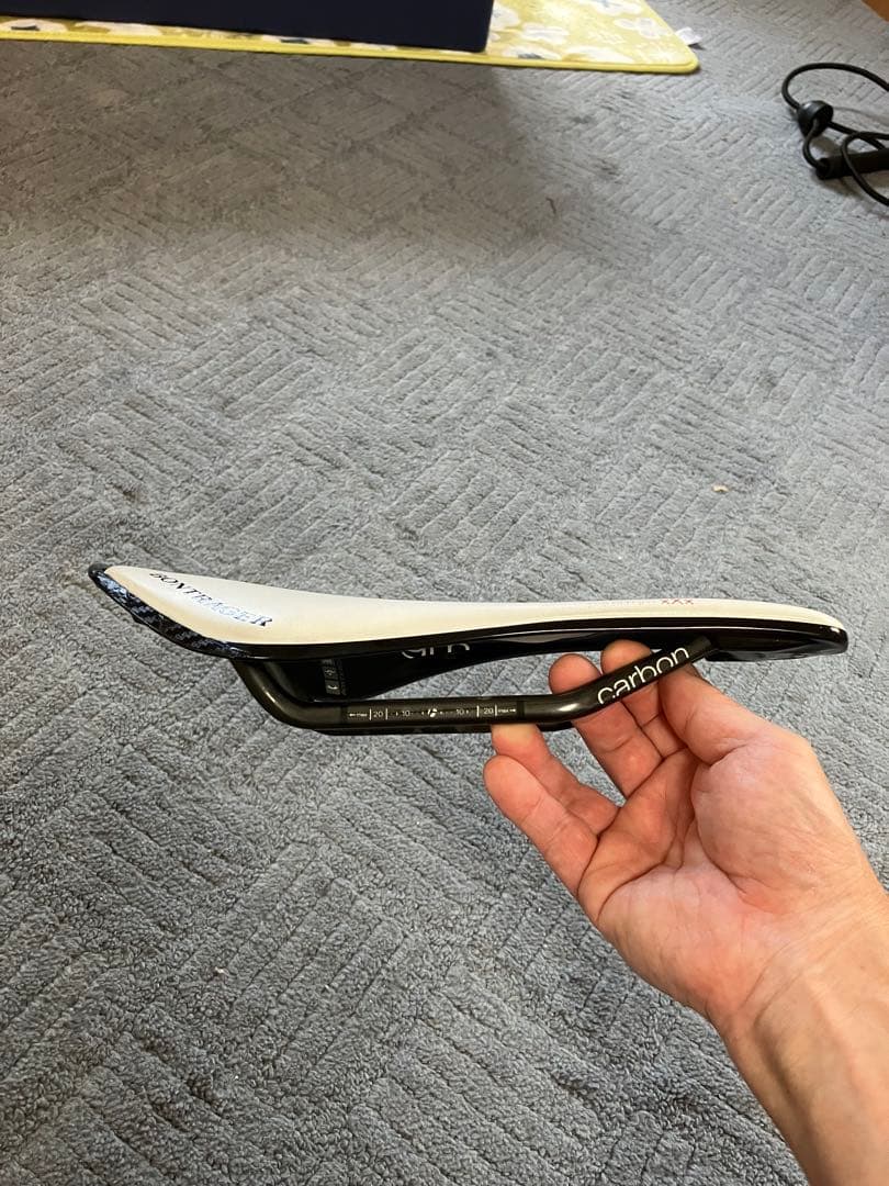 BONTRAGER XXX サドル ホワイト/ブラック