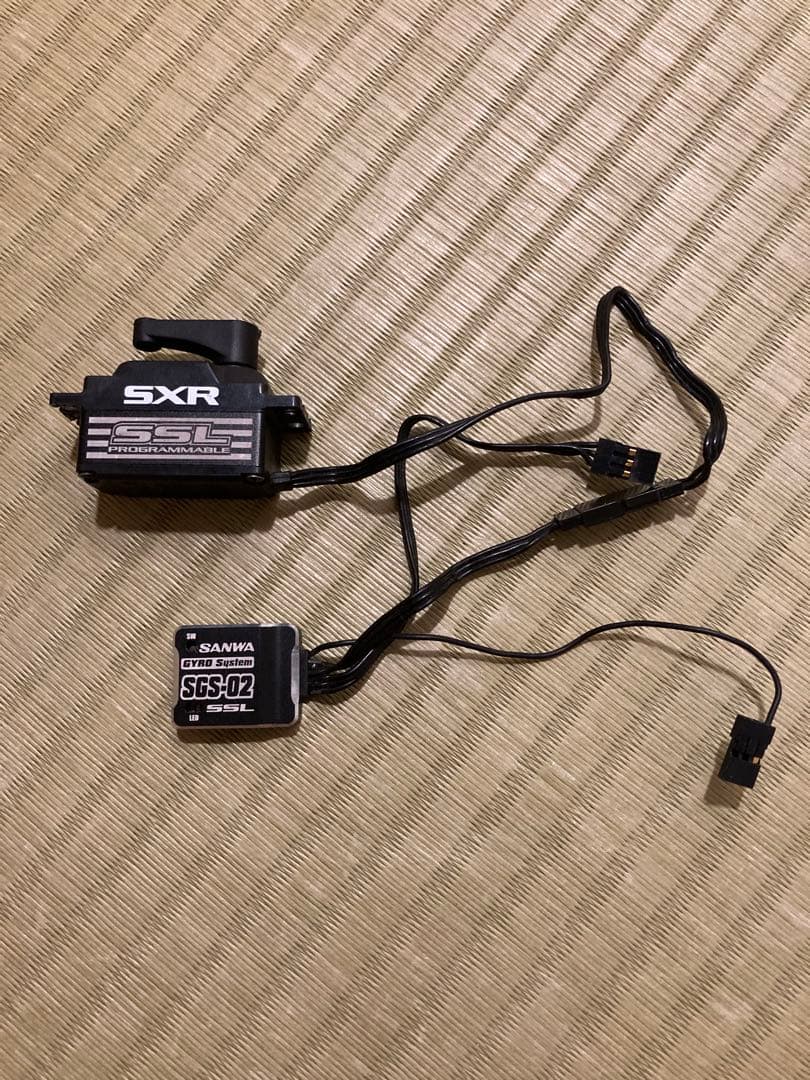 ラジコン　サンワ　サーボ　ジャイロ　セット サーボホーン付き
