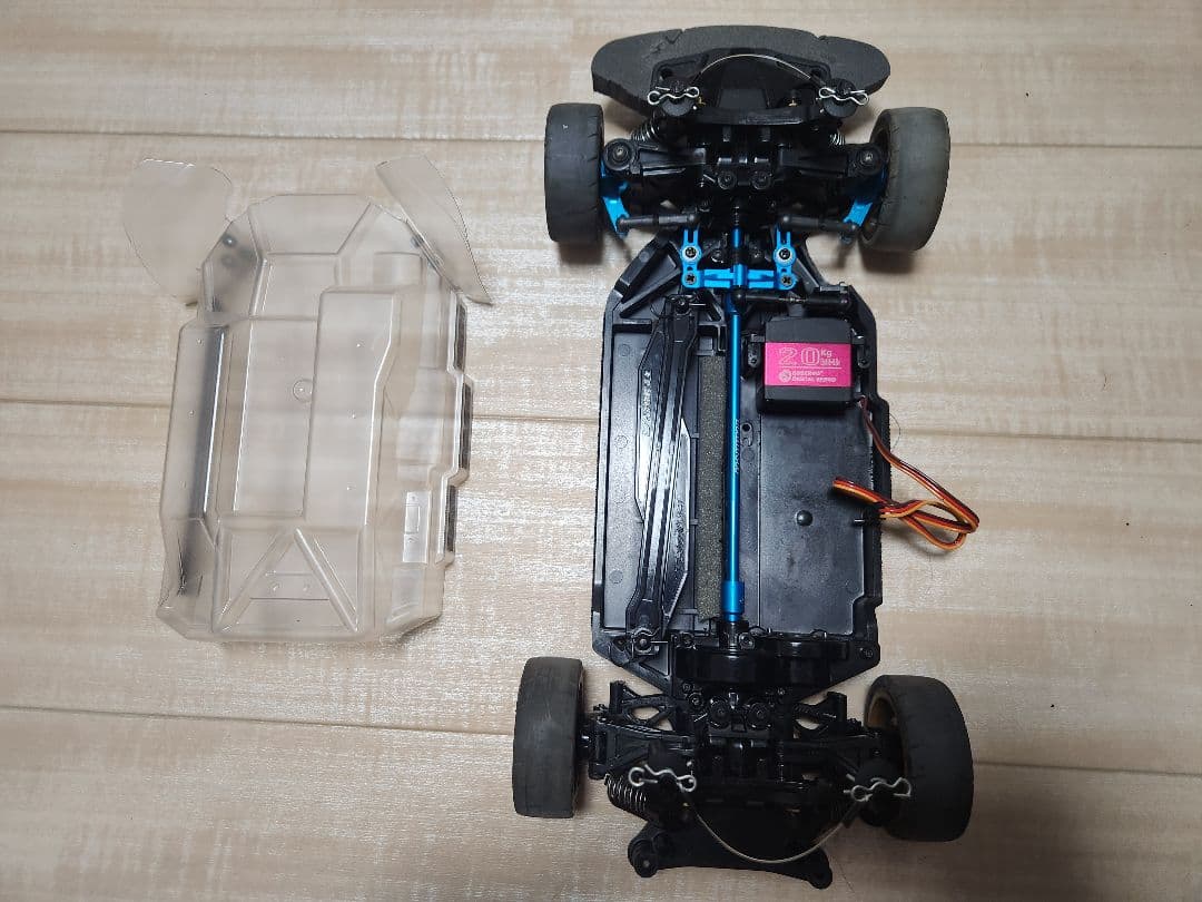 タミヤ TT-02 オプション多数 サーボ、スペアパーツ、ボディ付き シャーシ