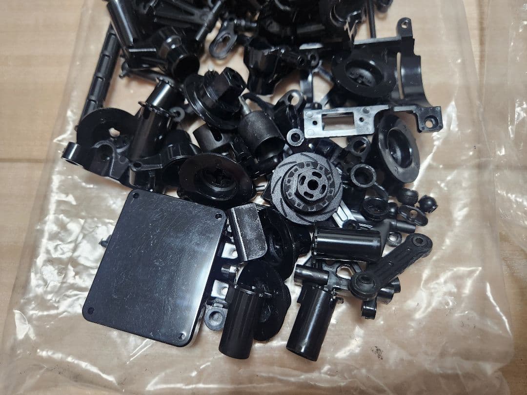 タミヤ TT-02 オプション多数 サーボ、スペアパーツ、ボディ付き シャーシ