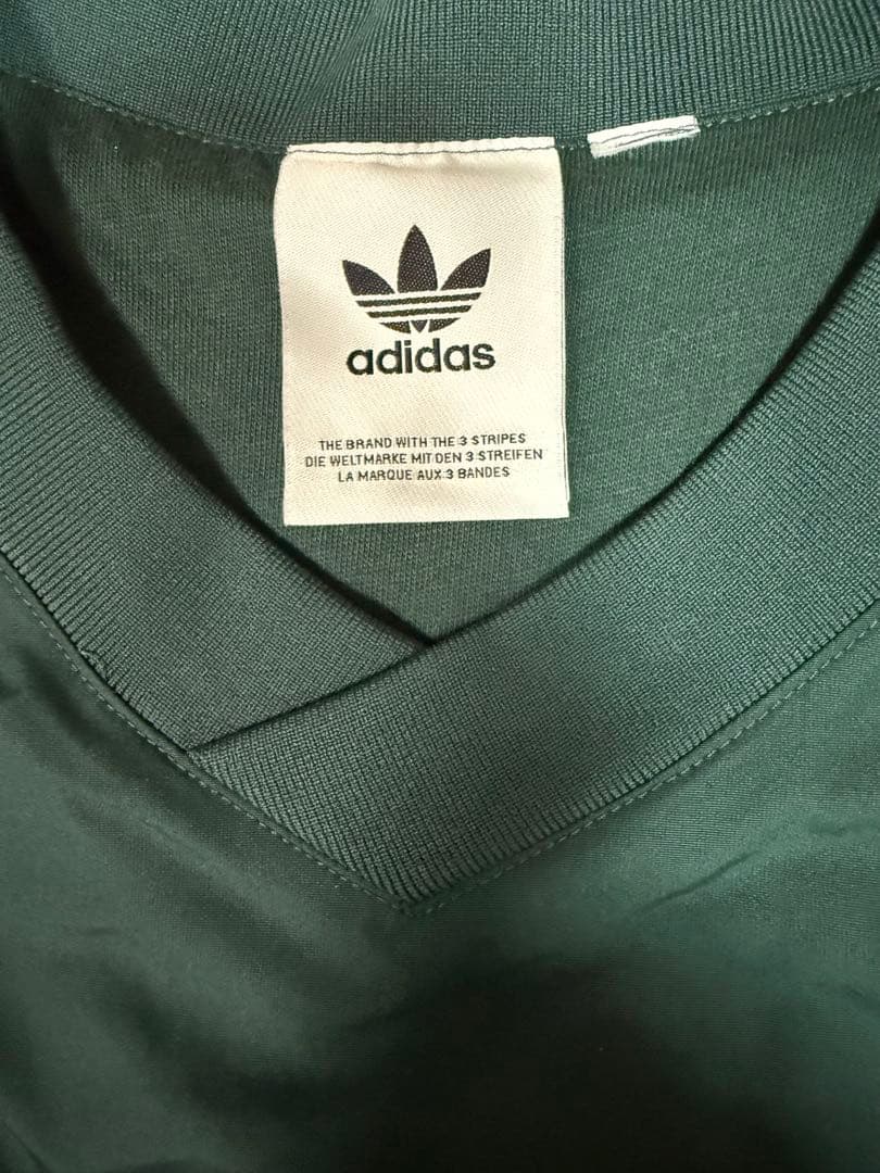 adidasウインドブレーカー Ｌ