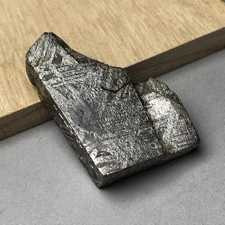 草*真様 隕石 アルタイ隕石　石鉄隕石　パラサイト隕石　２点　重さ33ｇ　共箱