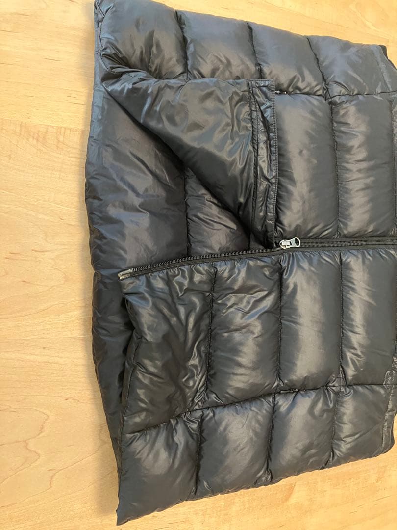 EMPORIO ARMANI EA7・アルマーニ・ダウンベスト・メンズM・黒