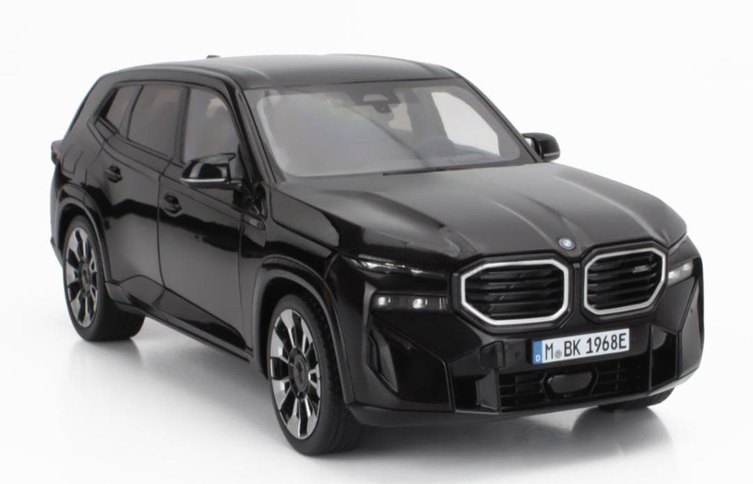 【新品】  XM (G09) ミニチャンプス 1/18 ミニカー