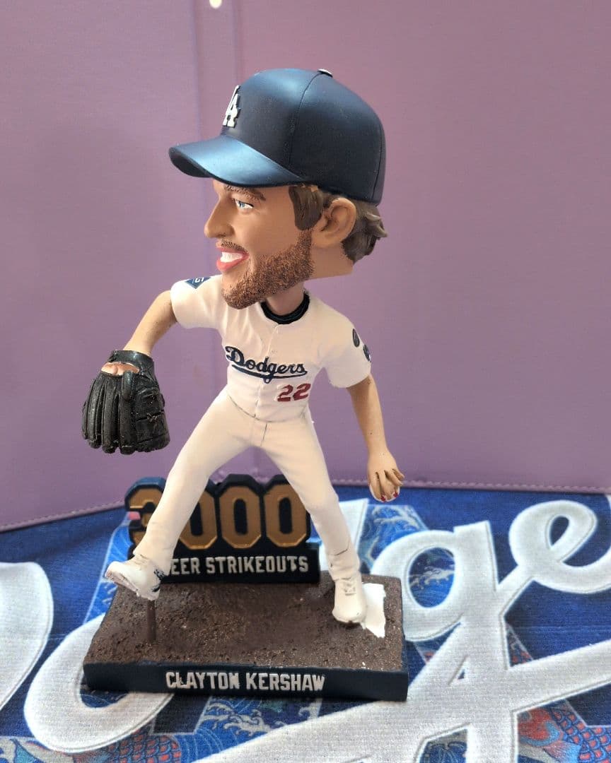 ロサンゼルス・ドジャース クレイトン・カーショウ 記念フィギュア
