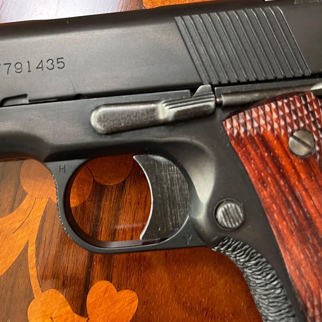 WAウエスタンアームズ ボブ チャウ・ビンテージ 米国へレッツ製ウッドグリップ