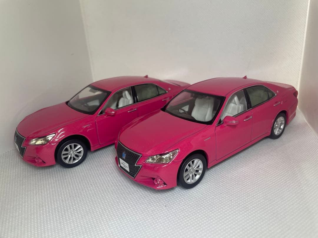 【2台セット】トヨタ ピンク クラウン ミニカー カラーサンプル