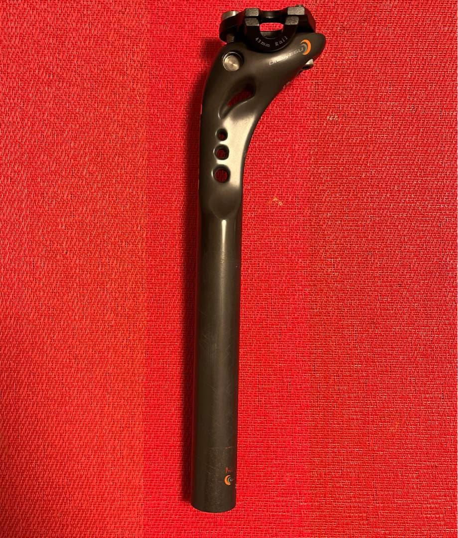 OnebyESU マガタマ カーボンシートポスト 27.2mm 260mm