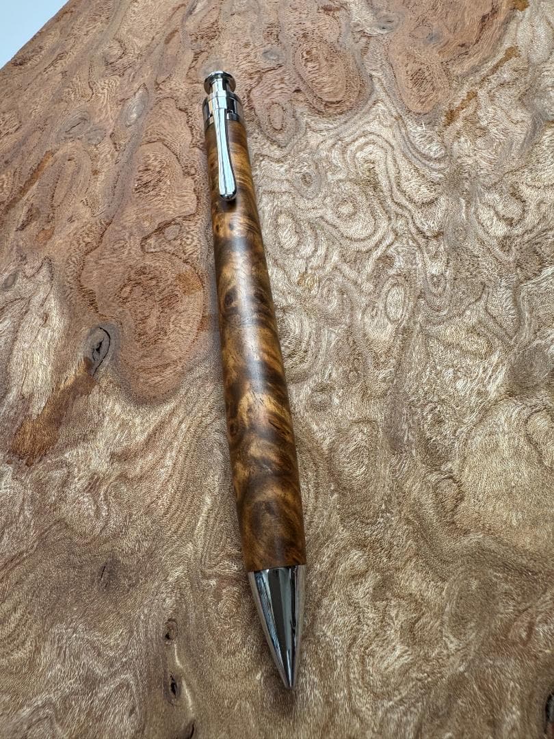 【工房楔　木軸ペン】クルミ こぶ杢