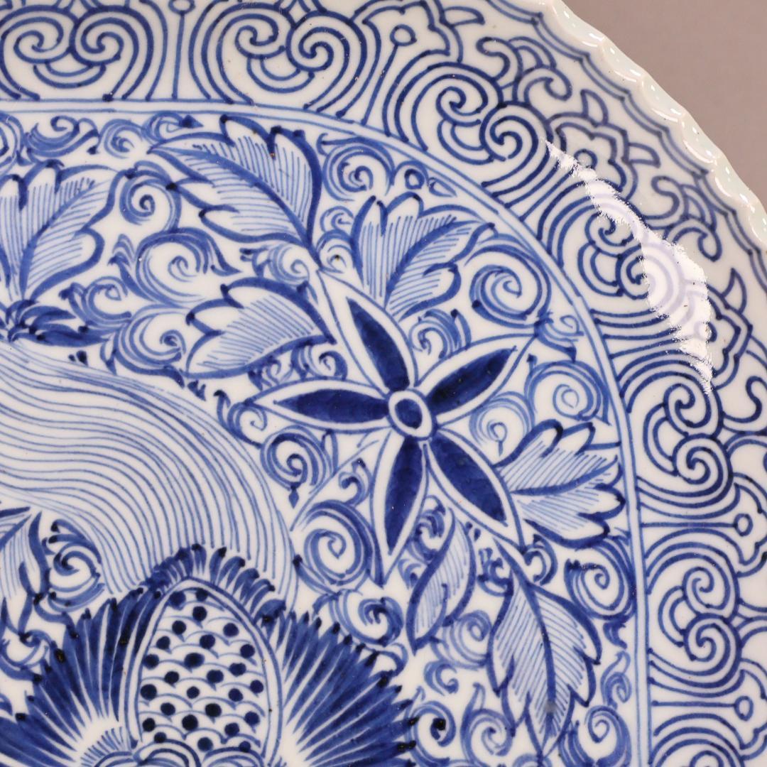 BK304　江戸期　肥前焼　古伊万里　大明成化年製　牡丹鳳凰角切刺身鉢　37㎝