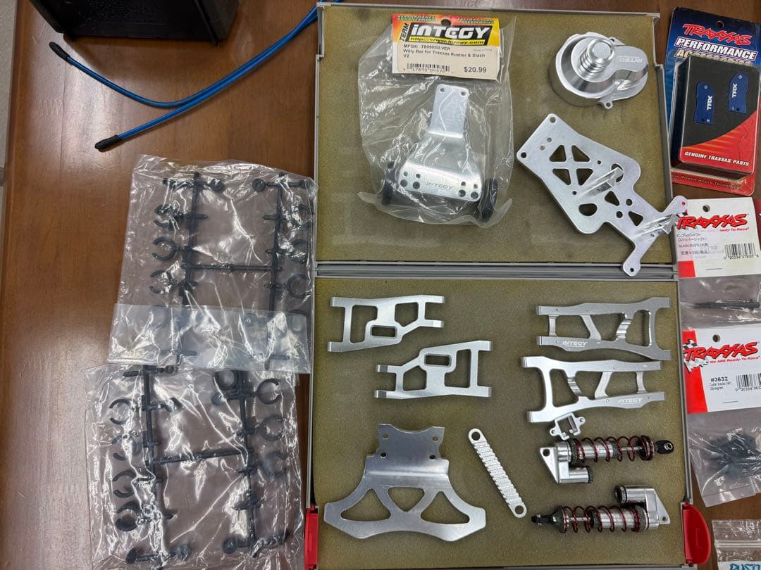 traxxasトラクサスRUSTLERvxlブラシレス2台パーツ多数アルミパーツ