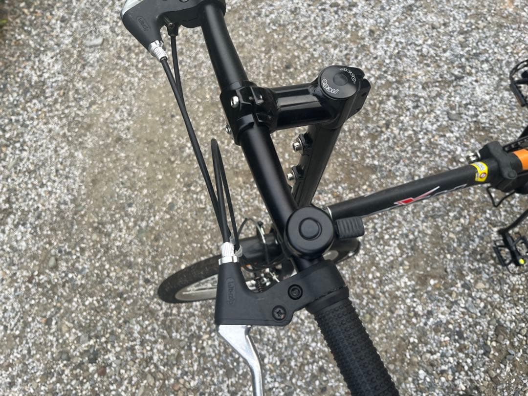 折りたたみ自転車 ブラック フロントサスペンション付き　直接引き取り