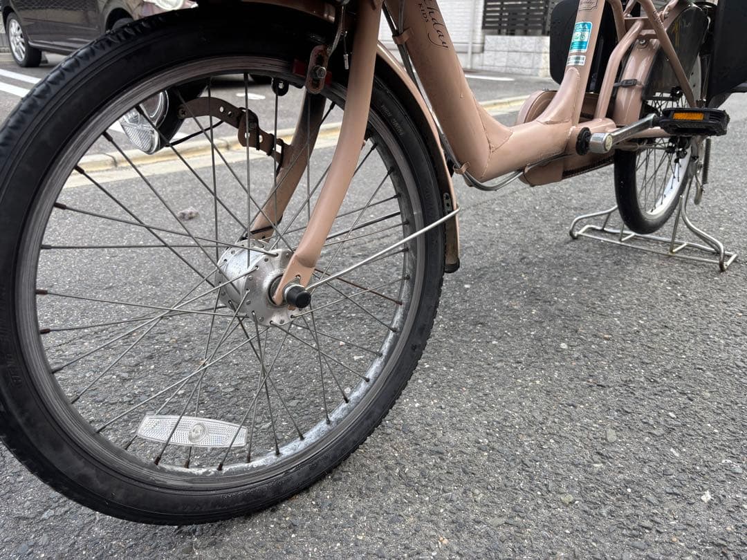 子乗せ自転車3人乗りベージュ シティサイクル チャイルドシート付き