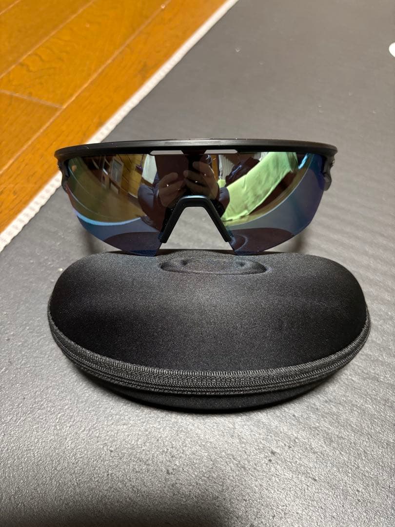 箱付きほぼ新品Oakley スポーツサングラス ケース付き鈴木誠也モデル