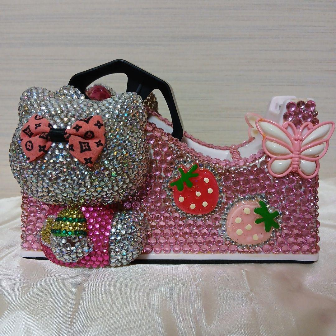 ハローキティ　豪華アレンジ　装飾　テープカッター