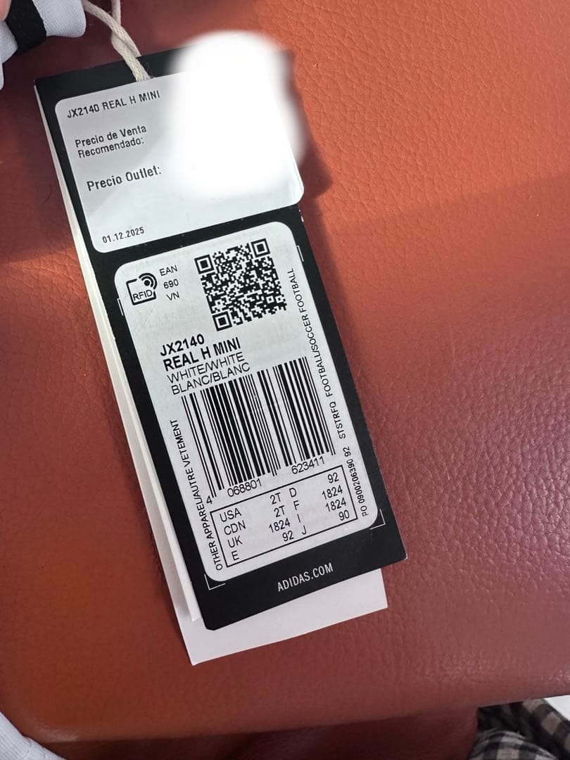 【現地スペインにて購入】キッズレアル・マドリード ユニフォームセット　90cm