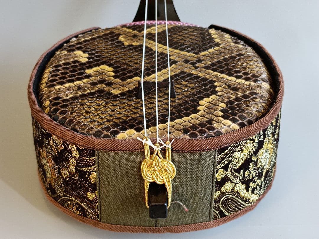 昭和の名工 佐久本盛信作 西平開鐘写し 八重山黒木ウジラミ材 本革一枚張り胴