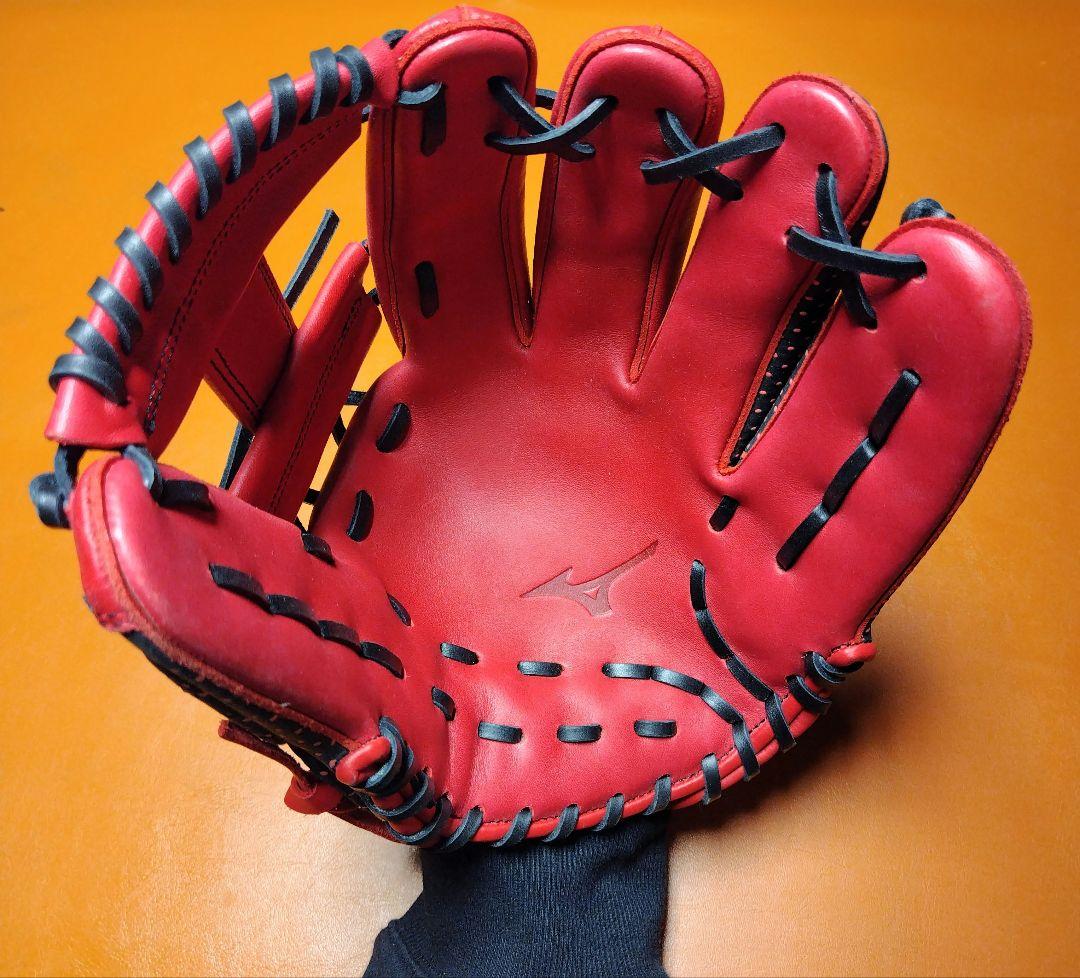 軟式野球グローブ 赤と黒