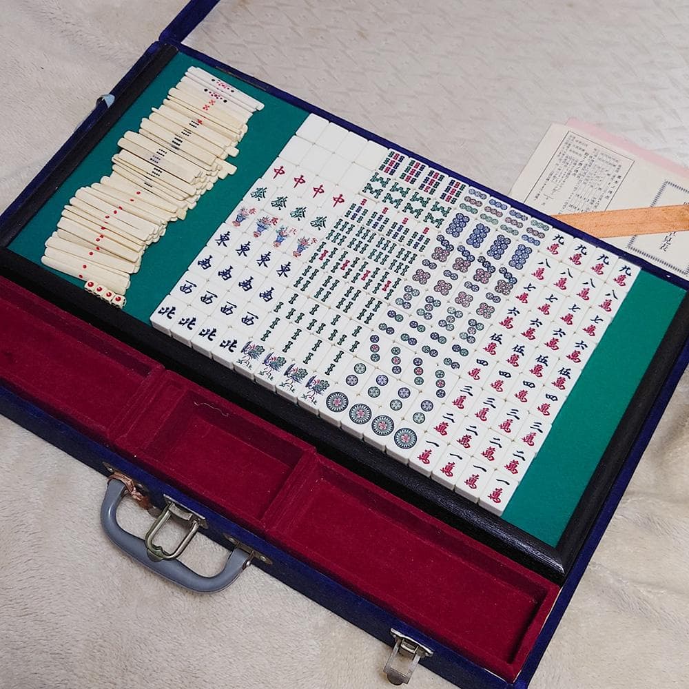 麻雀牌セット　手打ちサイズ　竹背　48cm角雀卓付き