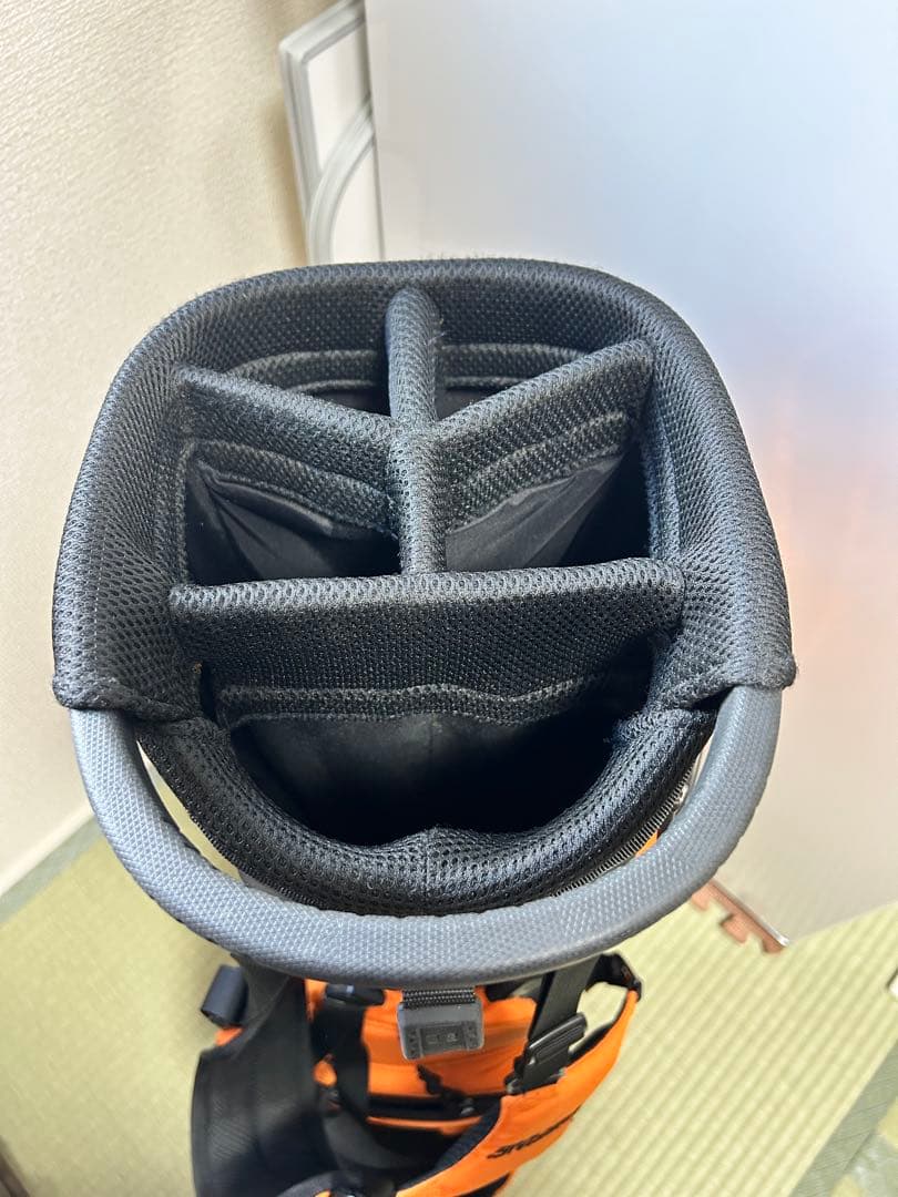 ゴルフバッグ・キャディバッグ briefing