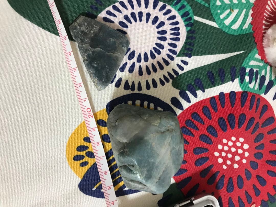 糸魚川 ヒスイ コン沢 青翡翠原石 宝石　原石　スライス