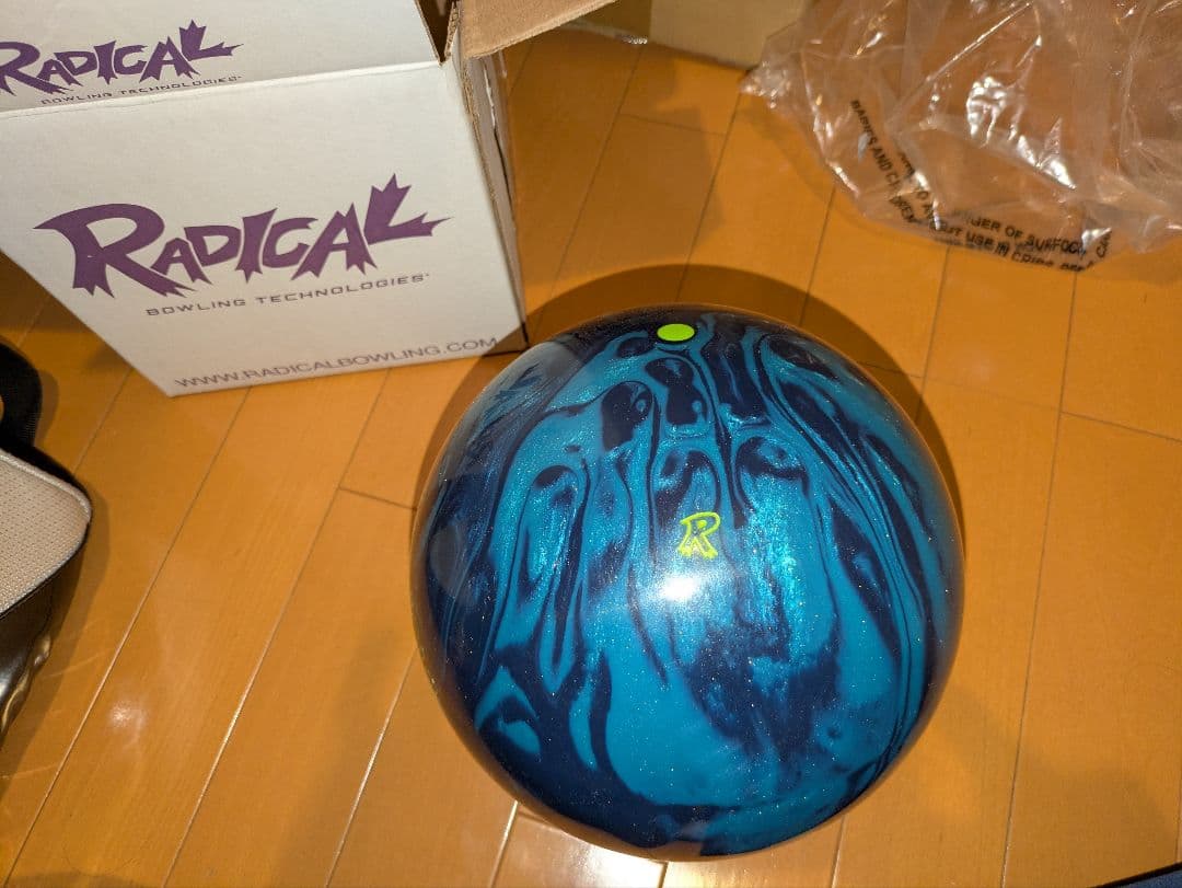 BIGFOOT HYBRID HK22 ボウリングボール