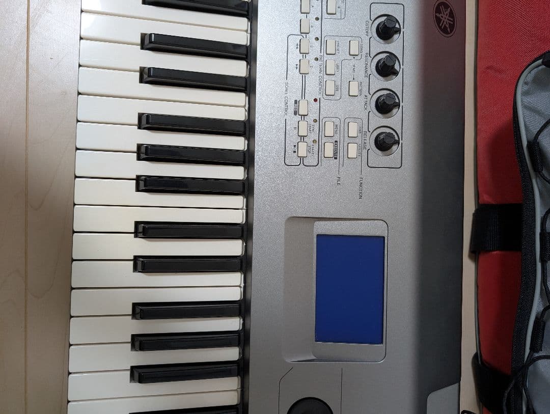 YAMAHA MM6 シンセサイザー 61鍵盤 中古　ソフトケース