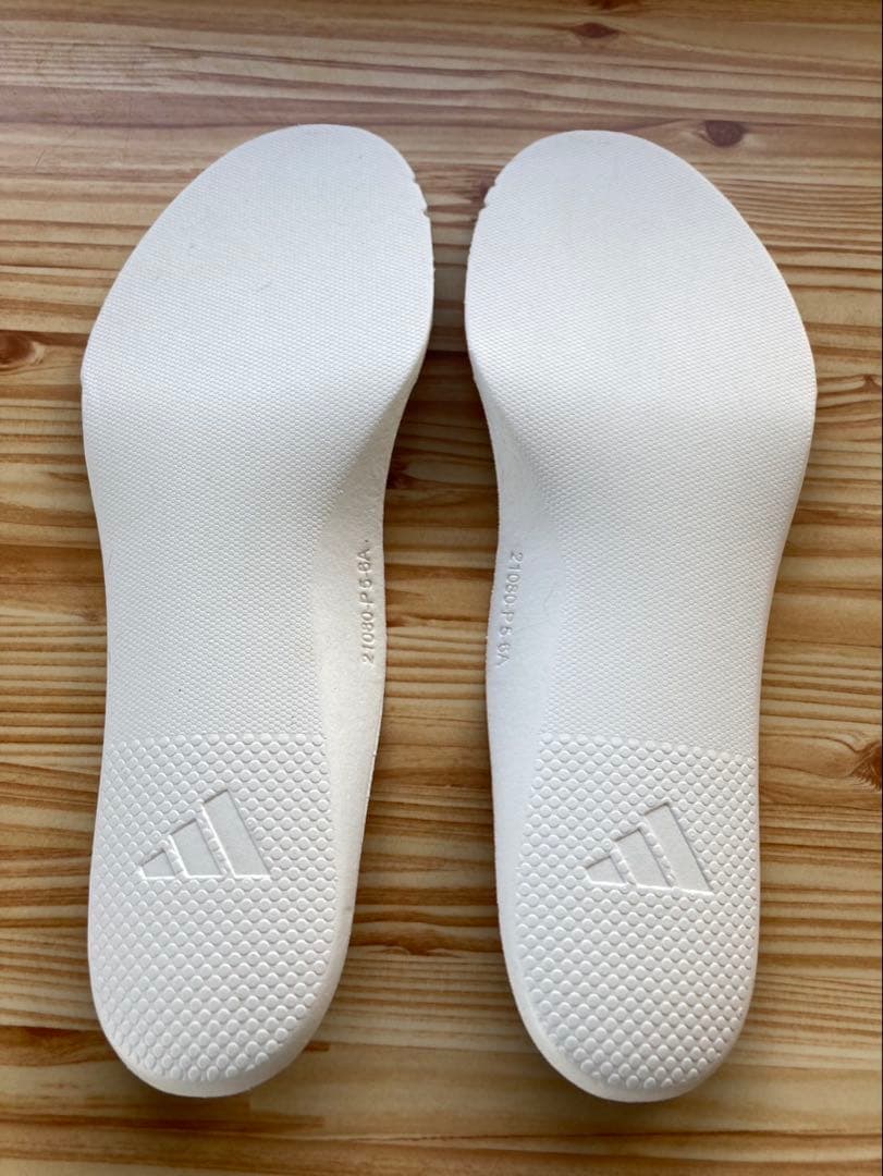 【値下げ】【新品未使用】アディダス【ADIDAS】アディゼロボストン12