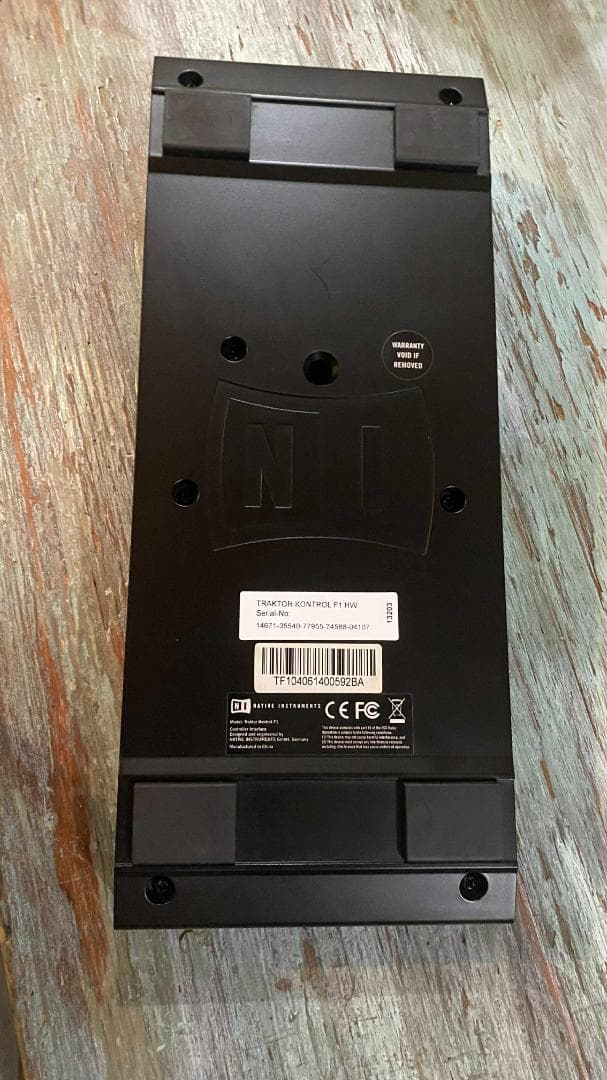 ■ 10月のセール - TRAKTOR KONTROL F1 DJコントローラー