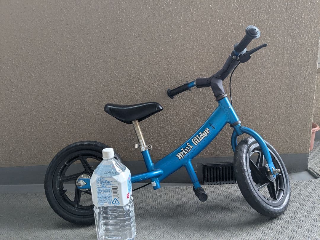 幼児用キックバイク　青色