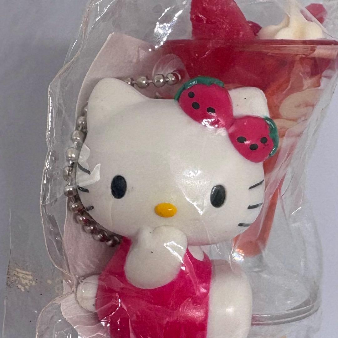 希少　サンリオ　ハローキティ　デザートキーホルダー　パフェ　イチゴキティ　当時物
