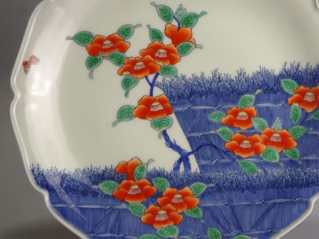 名工　十二代　今泉今右衛門　色鍋島　柴垣椿絵　額皿　飾皿　輪花形　大皿　九寸皿