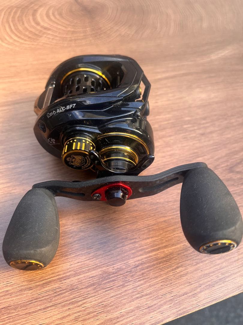 アブガルシア レボ ALC-BF7 右ハンドル (付属品あり)