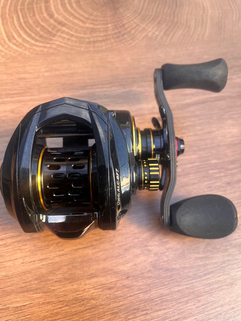 アブガルシア レボ ALC-BF7 右ハンドル (付属品あり)