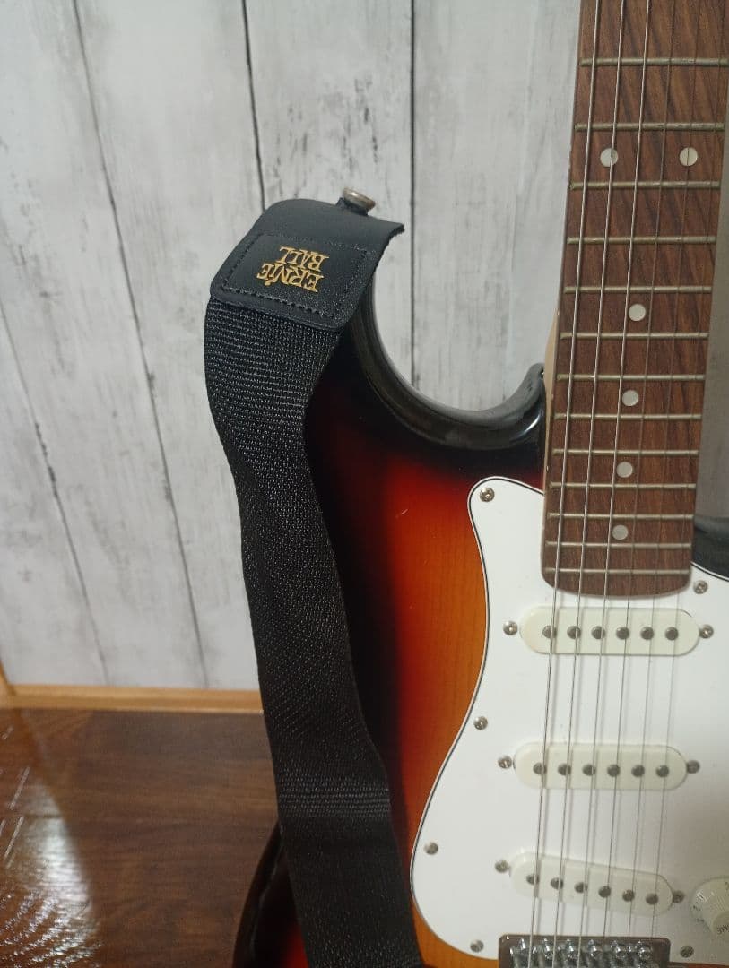 プレイテック サンバースト エレキギター ソフトケース付き その1