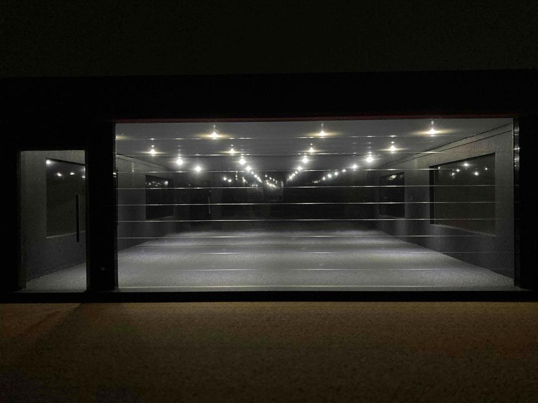 ミニカー用ジオラマ：1/18 ショールームタイプガレージ