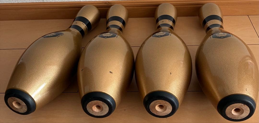 ゴールド ボウリングピン 4本セット