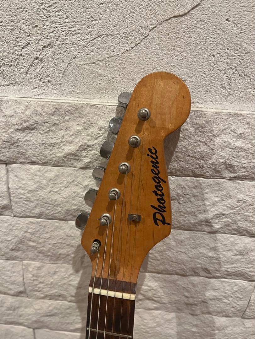 Photogenic ブラックエレキギター　ストラトキャスター　ケース付きです