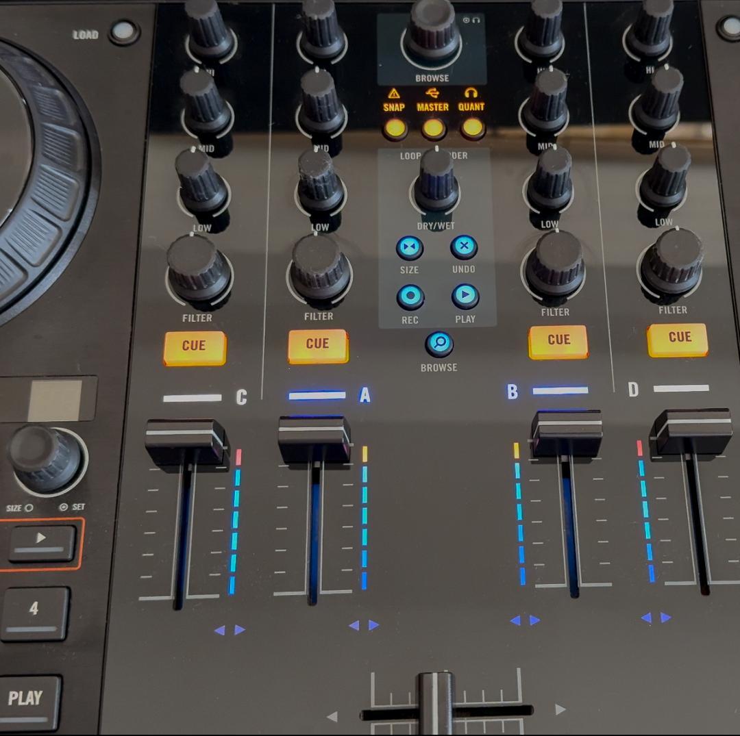 DJ機材 Native Instruments Traktor Kontrol S4 DJ