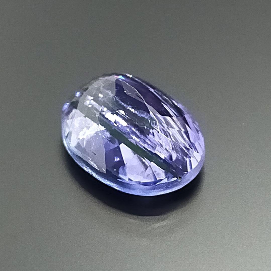 【タンザニア/メレラニ鉱山】チューブインクルージョン入りタンザナイトのルース