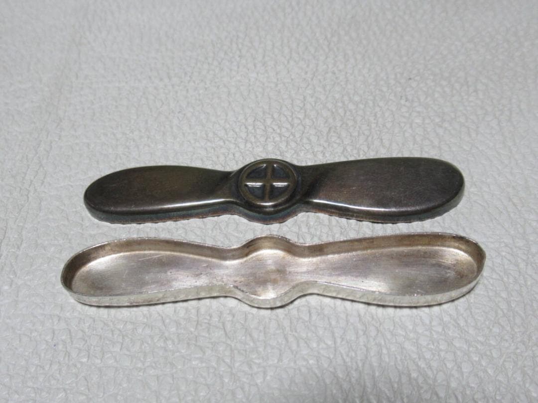 極希少◆愛国号三式戦「飛燕」島津製作所 陸軍献納機記念 純銀製 戦闘機型楊枝入れ