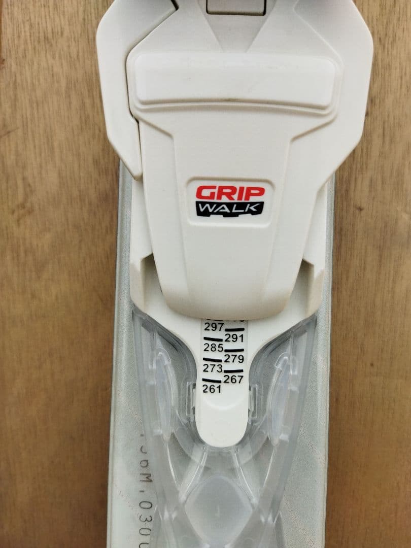 GLOSSY COSMIC SURF スキー板　156 バインディング付き