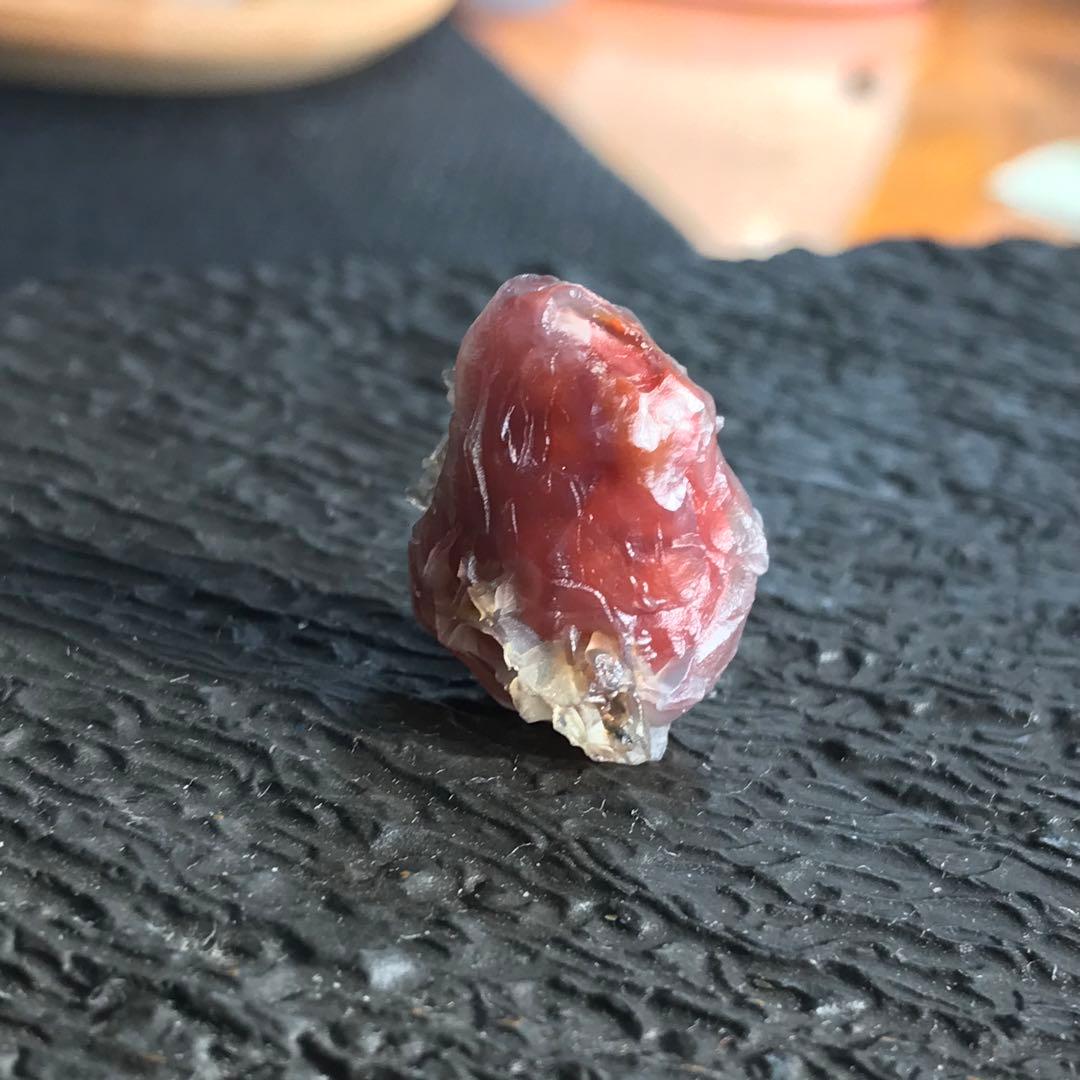 ゴビ石−1079 ゴビ瑪瑙　地表　黒山瑪瑙　『心臓』