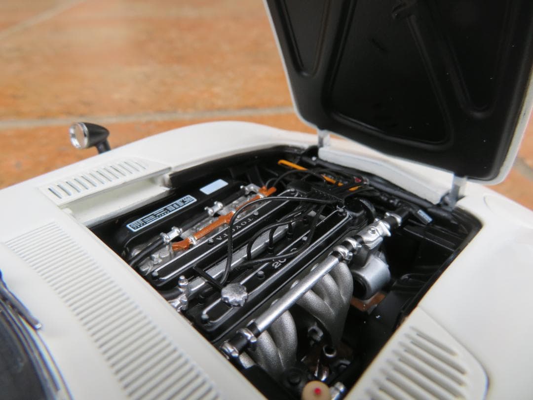 オートアート　1/18　トヨタ2000GT