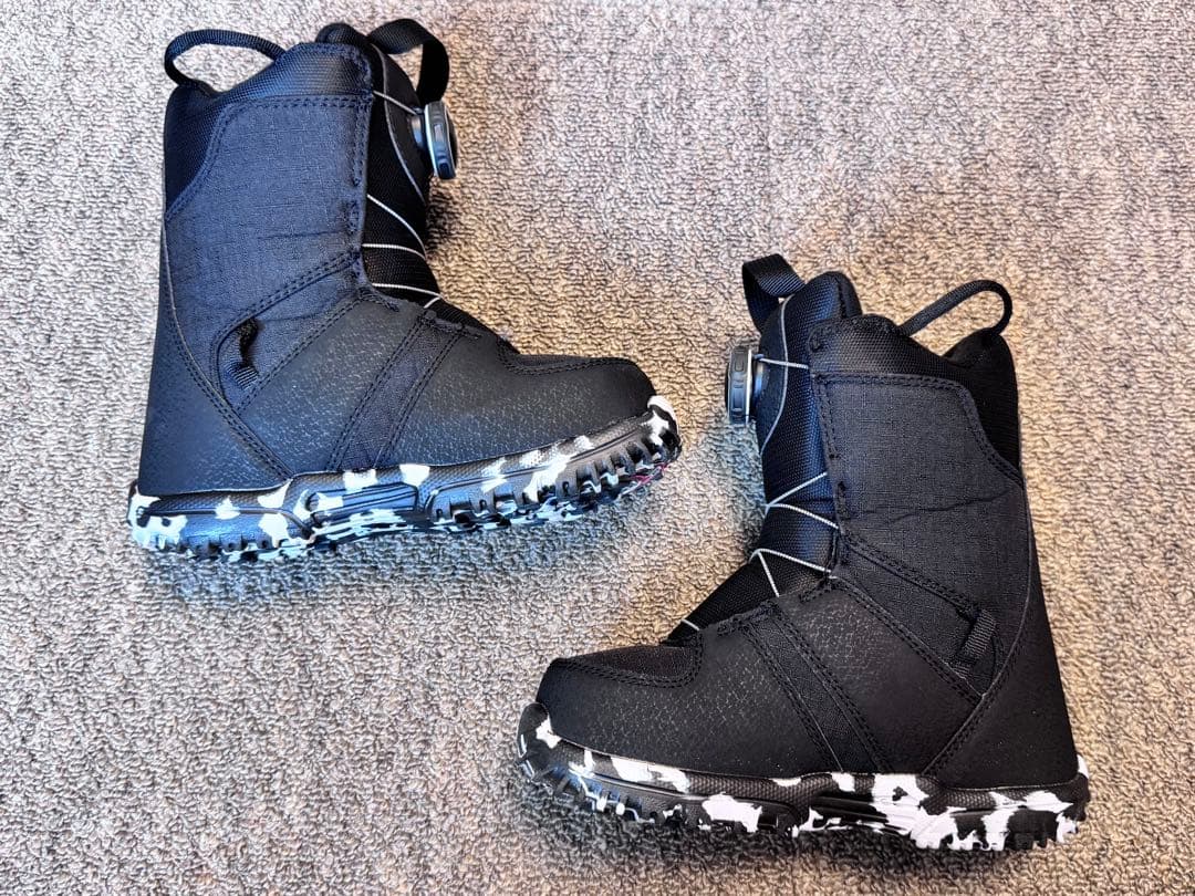 Burtonバートン.キッズGROM BOAブーツ、ビンディングセット_中古