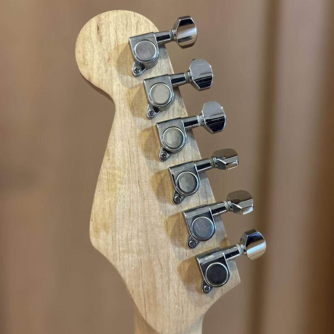 Legend ストラトキャスタータイプ（SSS） アーム付 新品弦張替済