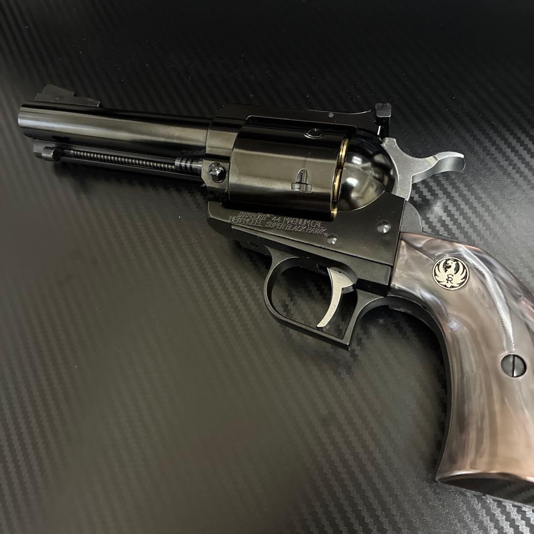 SUPER BLACKHAWK リボルバー 4.62インチ