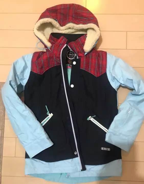 ★①XniX（上）美品 　②AIR BORN （下）　スノボーウェア上下セット