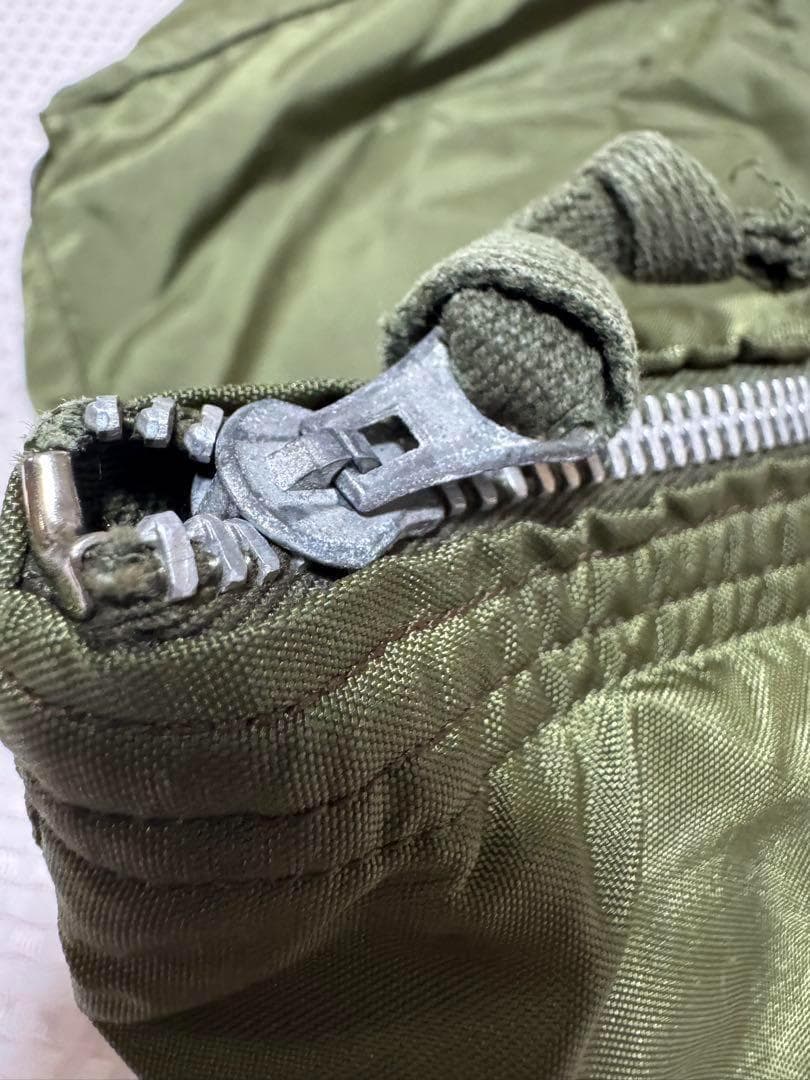 米軍 実物 ヘルメットバッグ アルミジップ