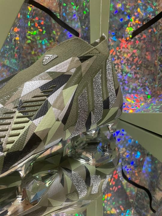 プレデター　スワロフスキー　エッジ　クリスタル+ FG